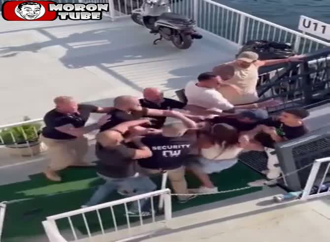 Video :Hungarian bouncers eject inebriated and combative visitors